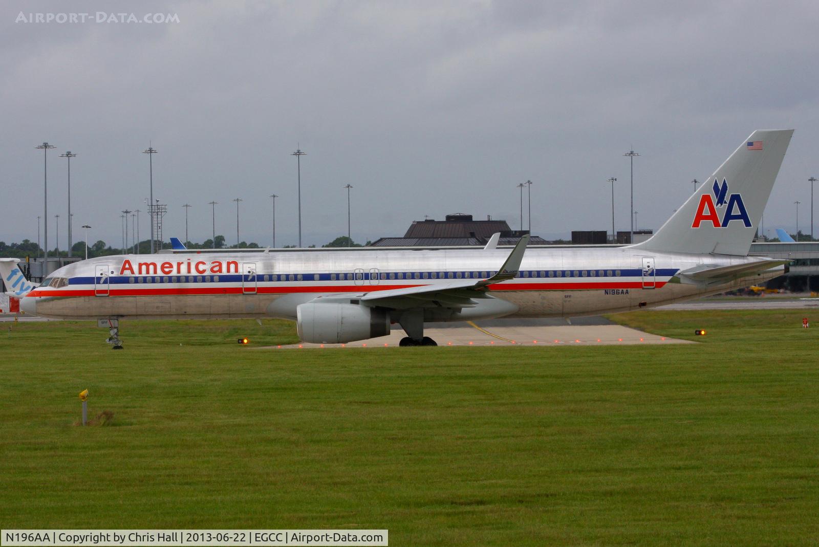 N196AA, 2001 Boeing 757-223 C/N 32390, American Airlines