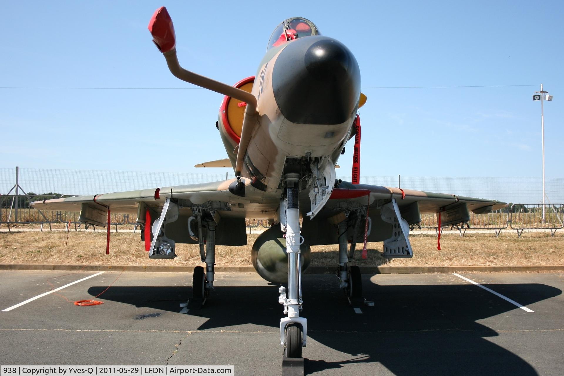 938, Douglas A-4SU Skyhawk C/N 12587, Douglas A-4SU Skyhawk, Rochefort-St Agnant AB 721 (LFDN-RCO)