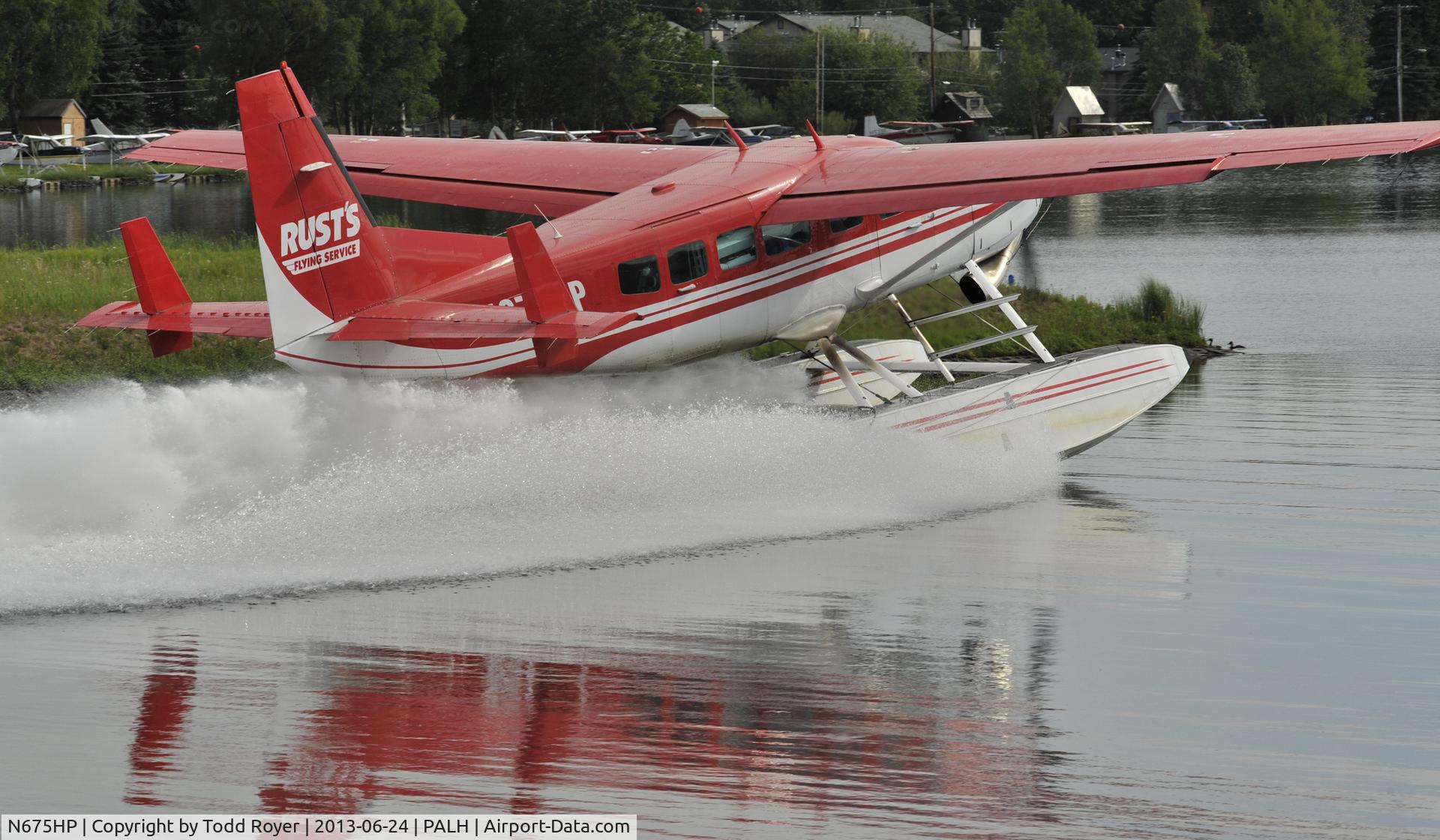 N675HP, 1998 Cessna 208 Caravan I C/N 20800289, Taxiing at Lake Hood