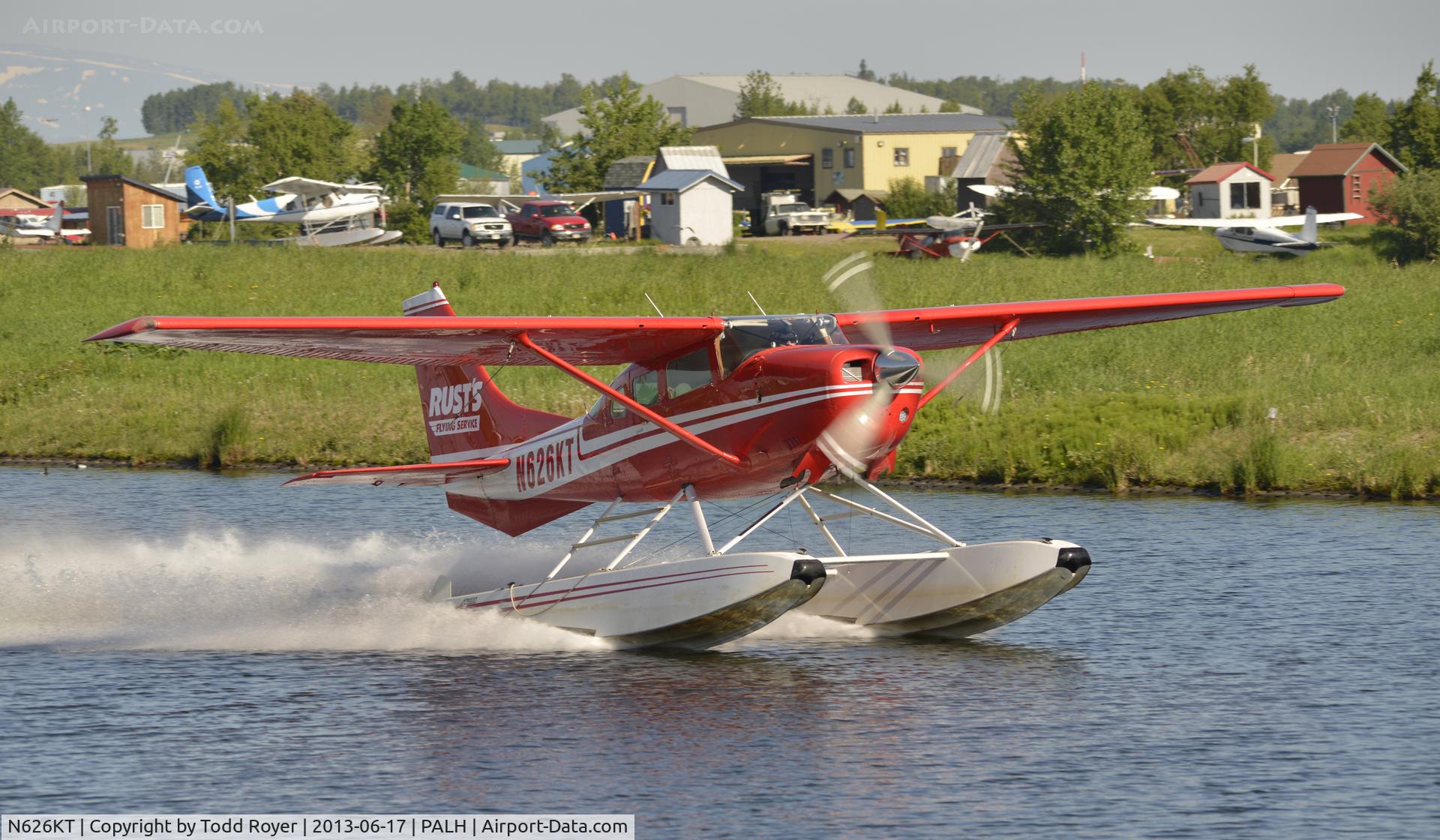 N626KT, Cessna U206G Stationair C/N U20604426, Taxiing at Lake Hood