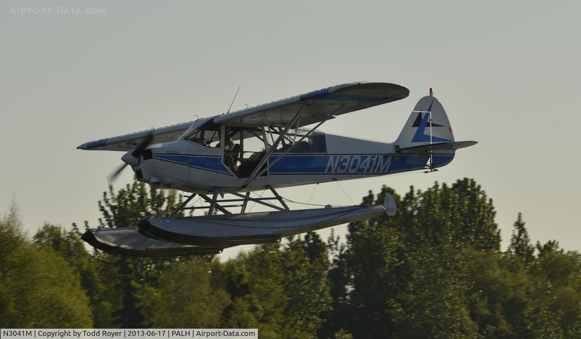 N3041M, 1947 Piper PA-12 Super Cruiser C/N 12-1733, Landing at Lake Hood