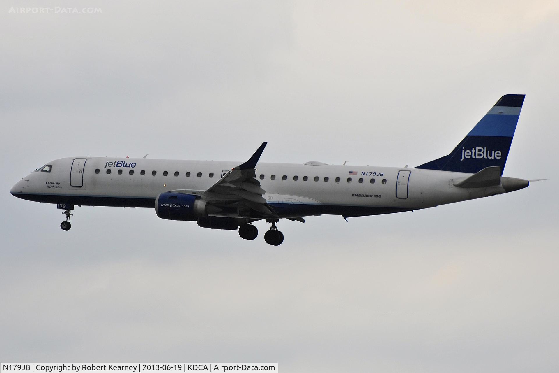 N179JB, 2005 Embraer 190AR (ERJ-190-100IGW) C/N 19000006, On short finals for r/w 1