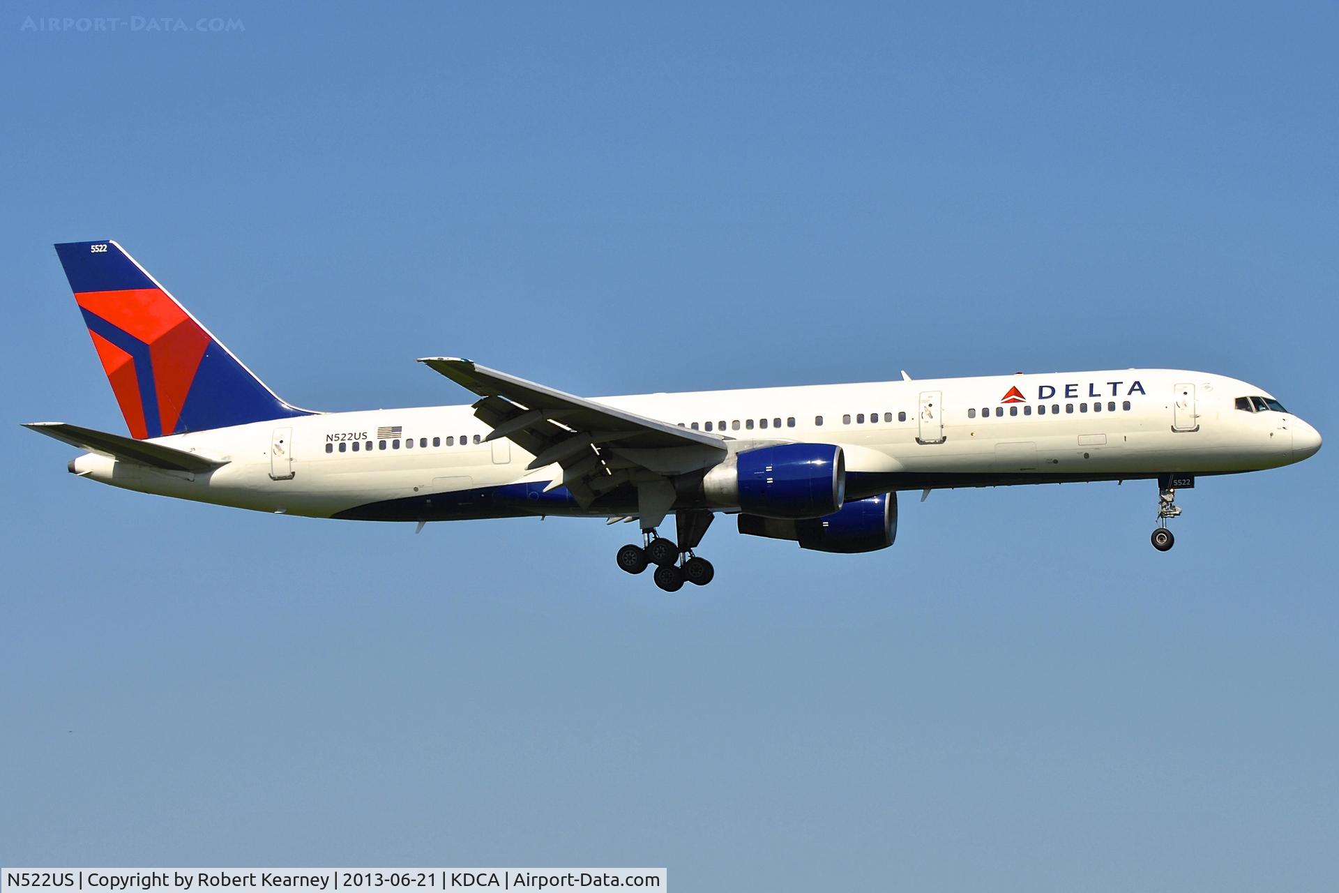 N522US, 1987 Boeing 757-251 C/N 23616, On short finals for r/w 19