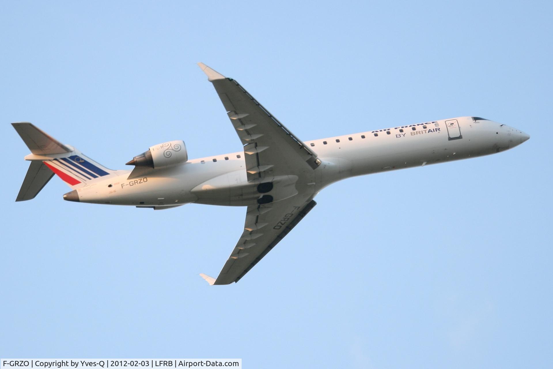 F-GRZO, 2007 Canadair CRJ-700 (CL-600-2C10) Regional Jet C/N 10265, Canadair CL-600-2C10 Regional Jet CRJ-700 , Take off rwy 07R, Brest-Bretagne Airport (LFRB-BES)