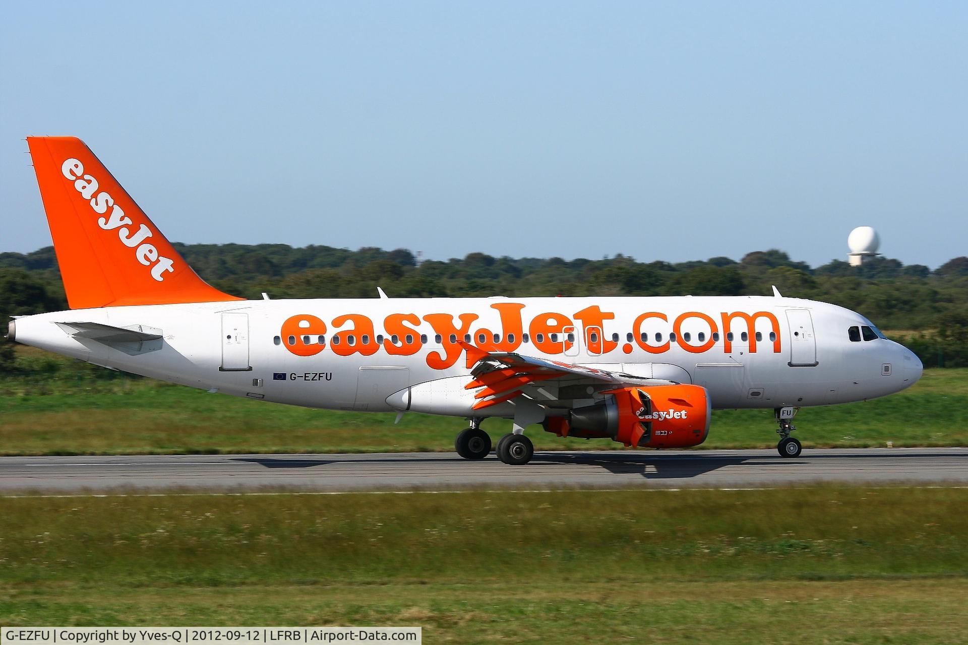 G-EZFU, 2010 Airbus A319-111 C/N 4313, Airbus A319-111, Max reverse thrust landing rwy 07R, Brest-Bretagnel Airport (LFRB-BES)