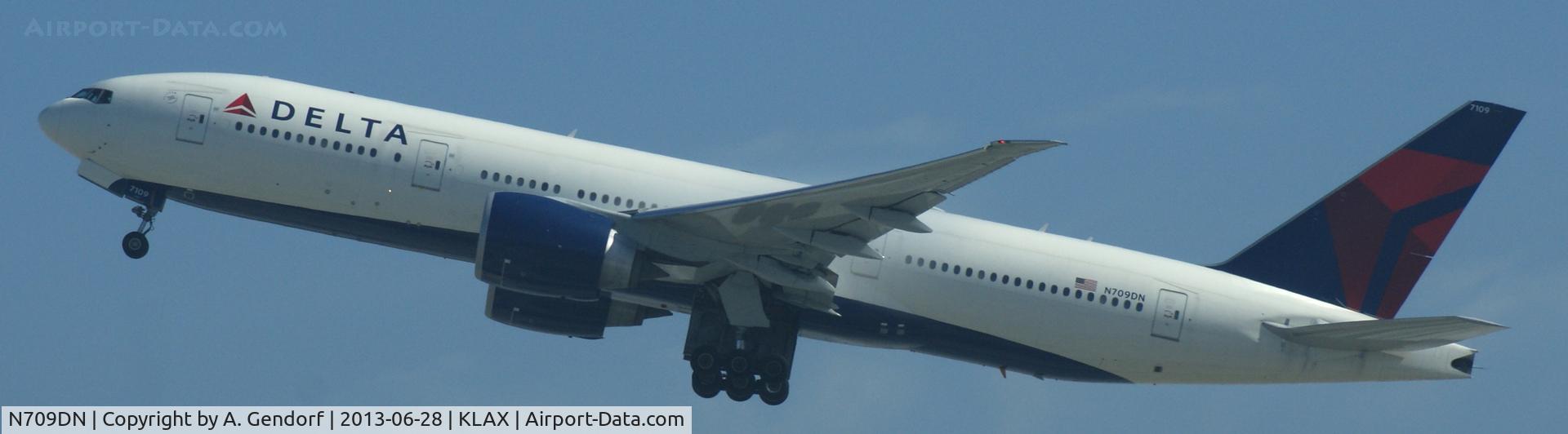 N709DN, 2010 Boeing 777-232/LR C/N 40559, Delta, seen here departing at Los Angeles Int´l(KLAX)