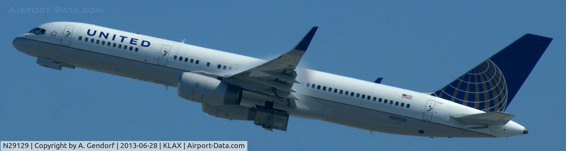 N29129, 1998 Boeing 757-224 C/N 28969, United, is climbing out after take off on RWY 25R at Los Angeles Int´l(KLAX)