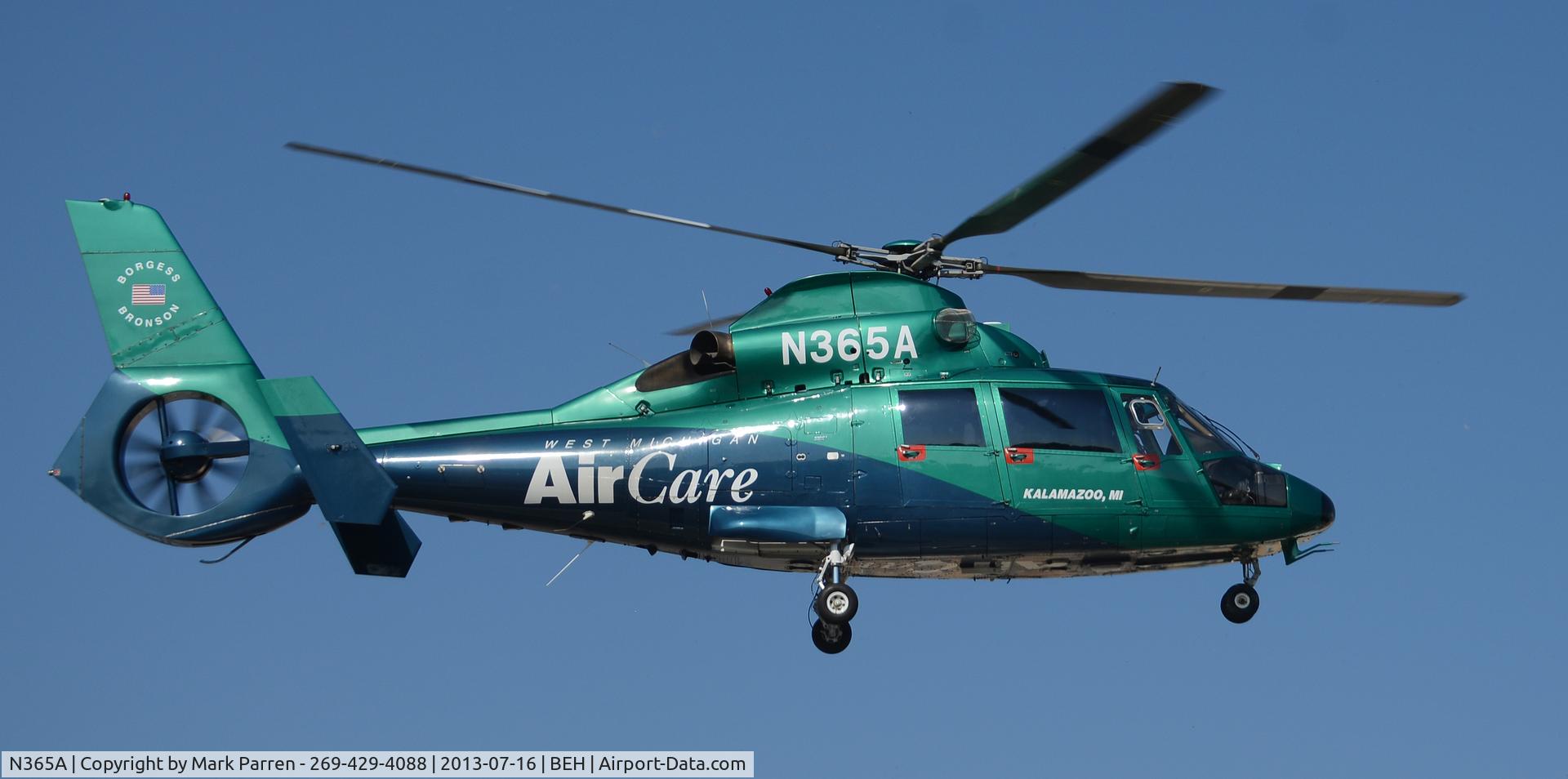 N365A, 1990 Aerospatiale AS-365N-2 Dauphin C/N 6379, Leaving Lakeland Healthcare, Saint Joseph, Michigan