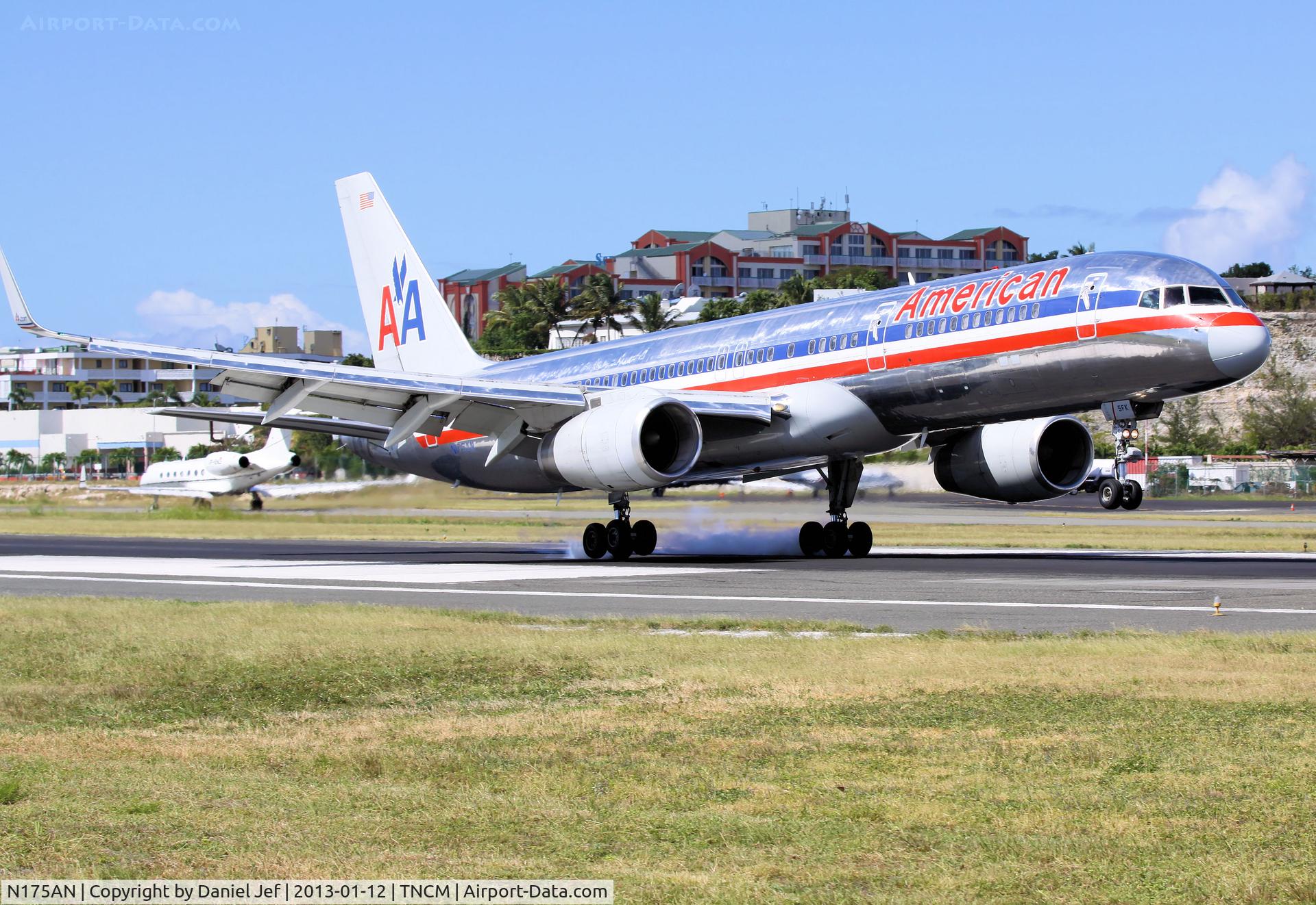 N175AN, 2001 Boeing 757-223 C/N 32394, N175AN