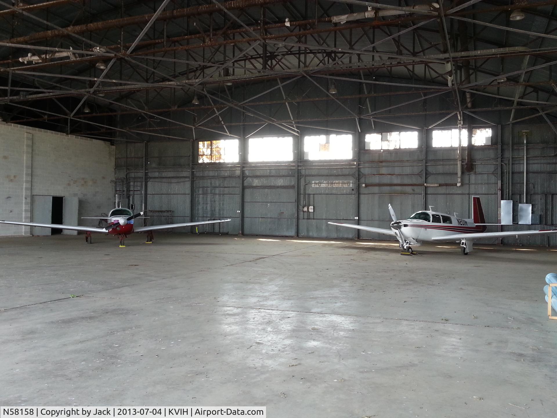 N58158, 1984 Mooney M20J 201 C/N 24-1509, KVIH hanger time