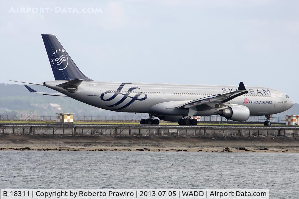 B-18311, 2006 Airbus A330-202 C/N 752, taxi to runway 09