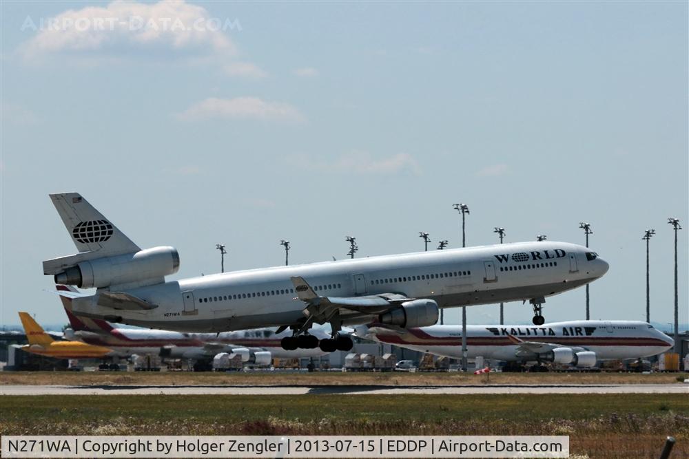 N271WA, 1992 McDonnell Douglas MD-11 C/N 48518, An old friend is floating down to rwy 26L......