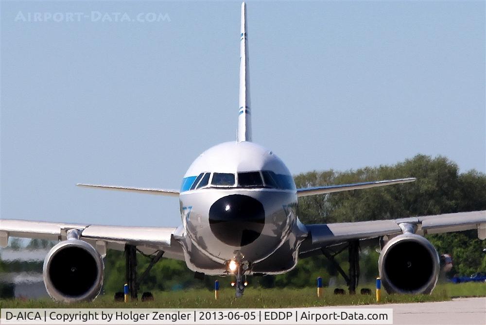 D-AICA, 1998 Airbus A320-212 C/N 774, Crawling up on taxiway A6...