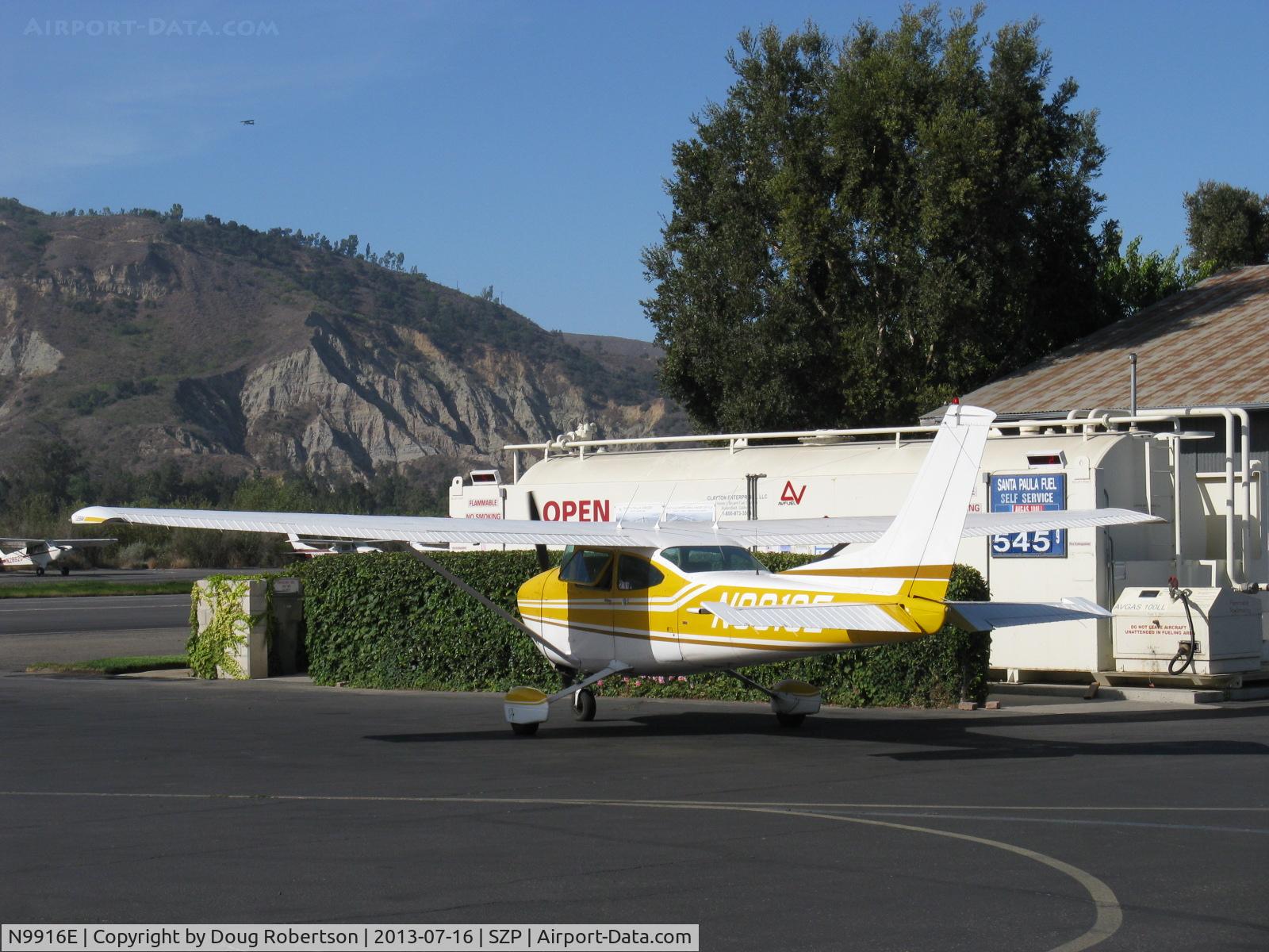 N9916E, 1975 Cessna 182P Skylane C/N 18263976, 1975 Cessna 182P SKYLANE, Continental O-470-S 230 Hp, refueling