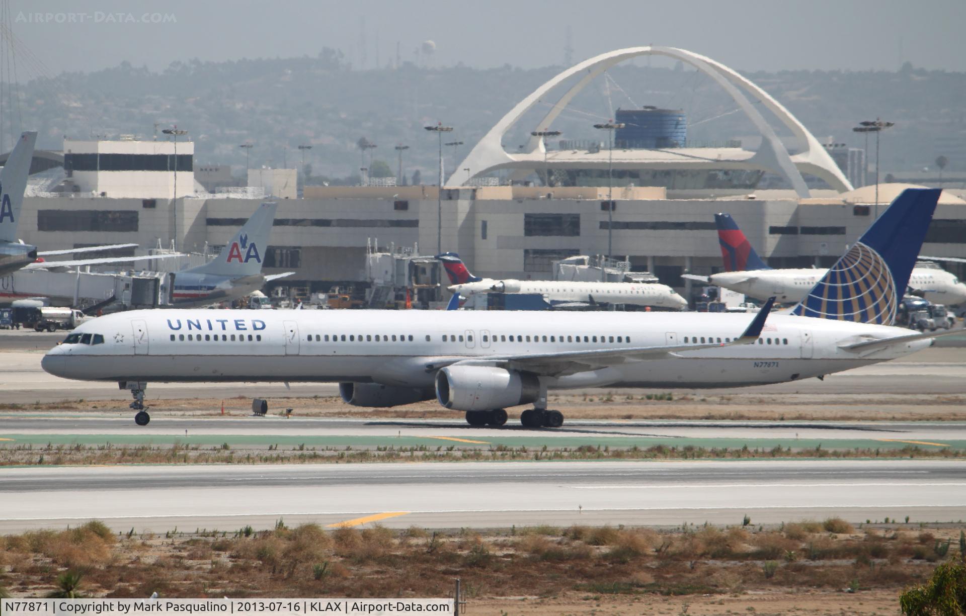 N77871, 2003 Boeing 757-33N C/N 33526, Boeing 757-300