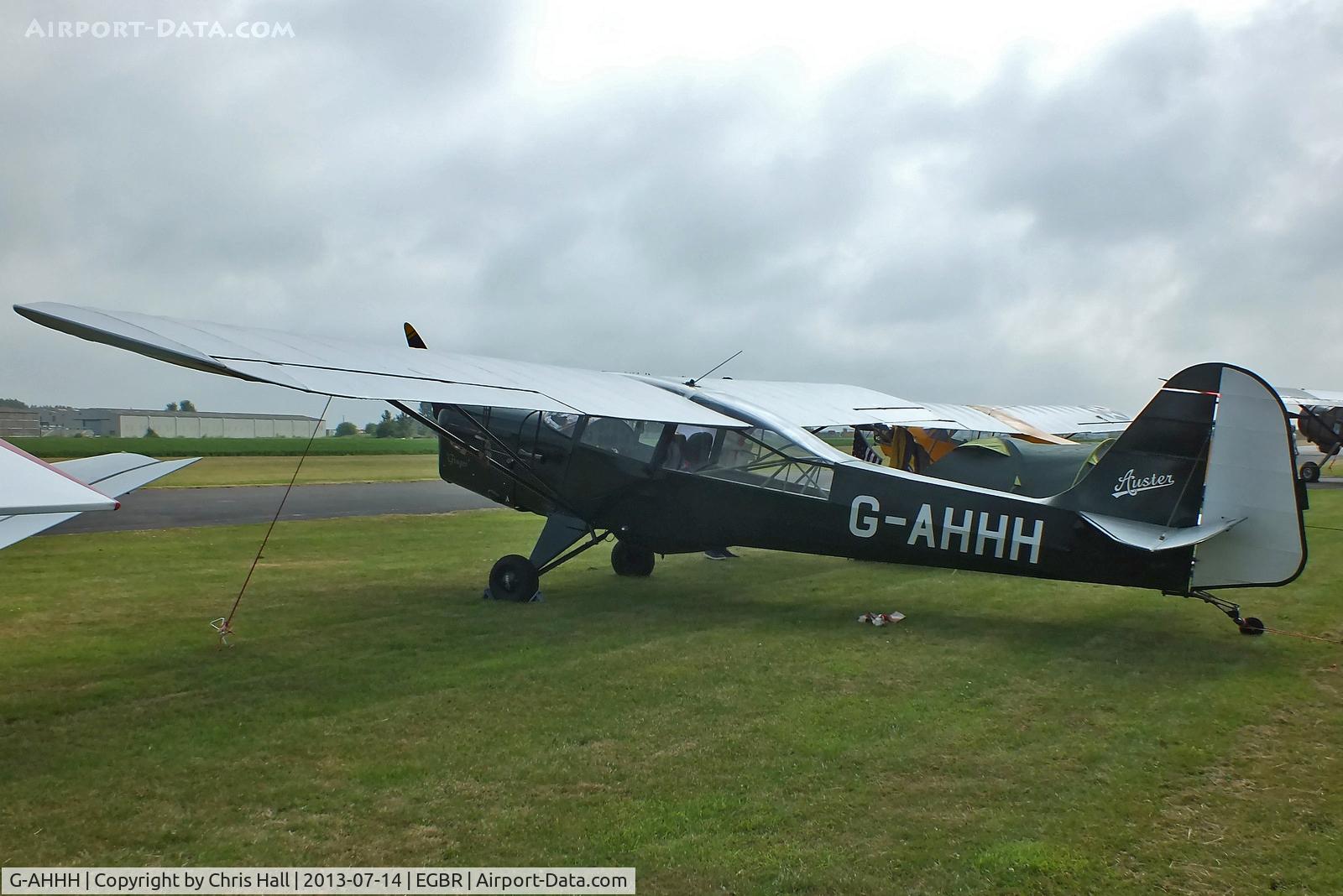 G-AHHH, 1946 Auster J-1N Alpha C/N 2011, at the Real Aeroplane Club's Wings & Wheels fly-in, Breighton