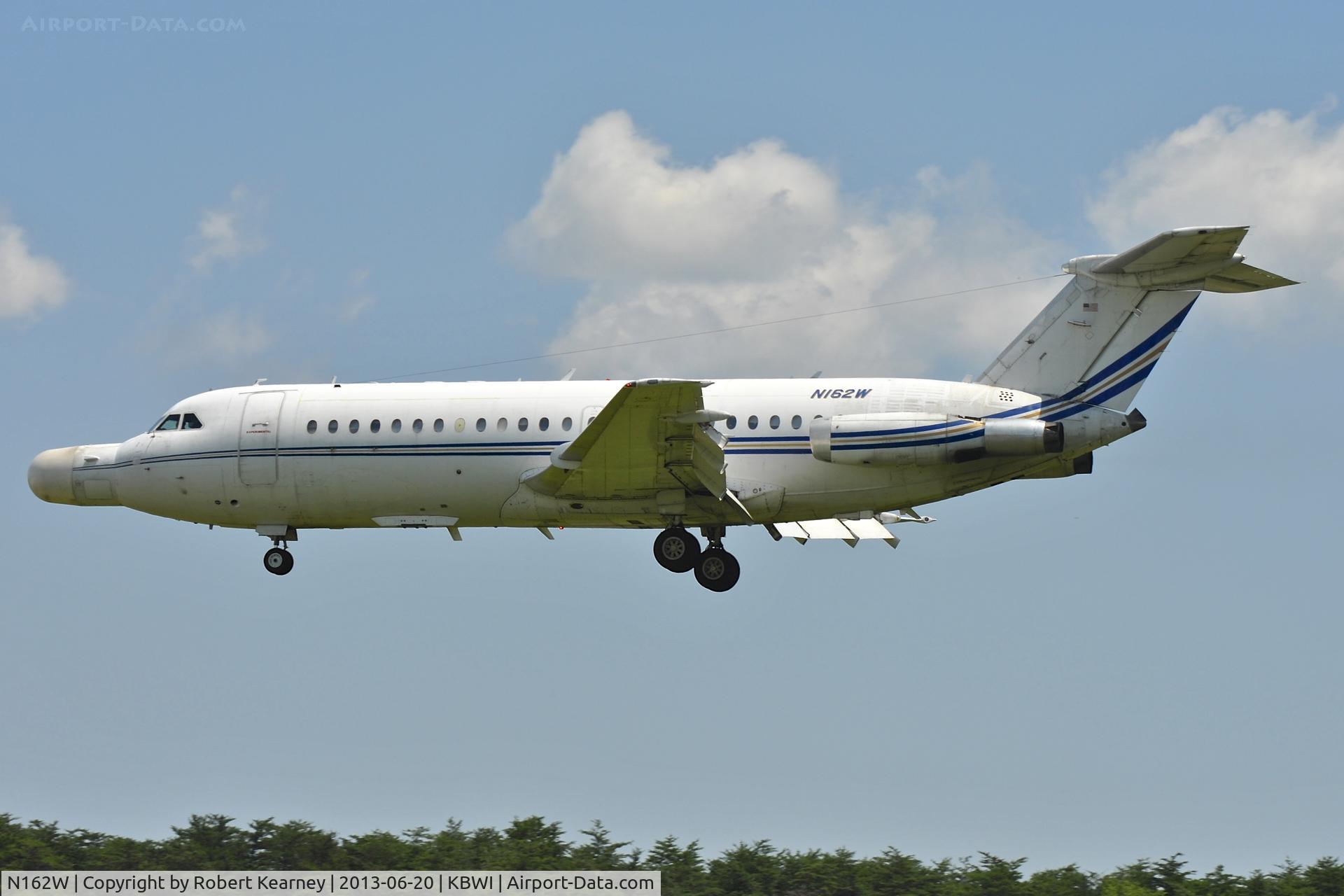 N162W, 1966 BAC 111-401AK One-Eleven C/N BAC.087, On short finals for r/w 33L