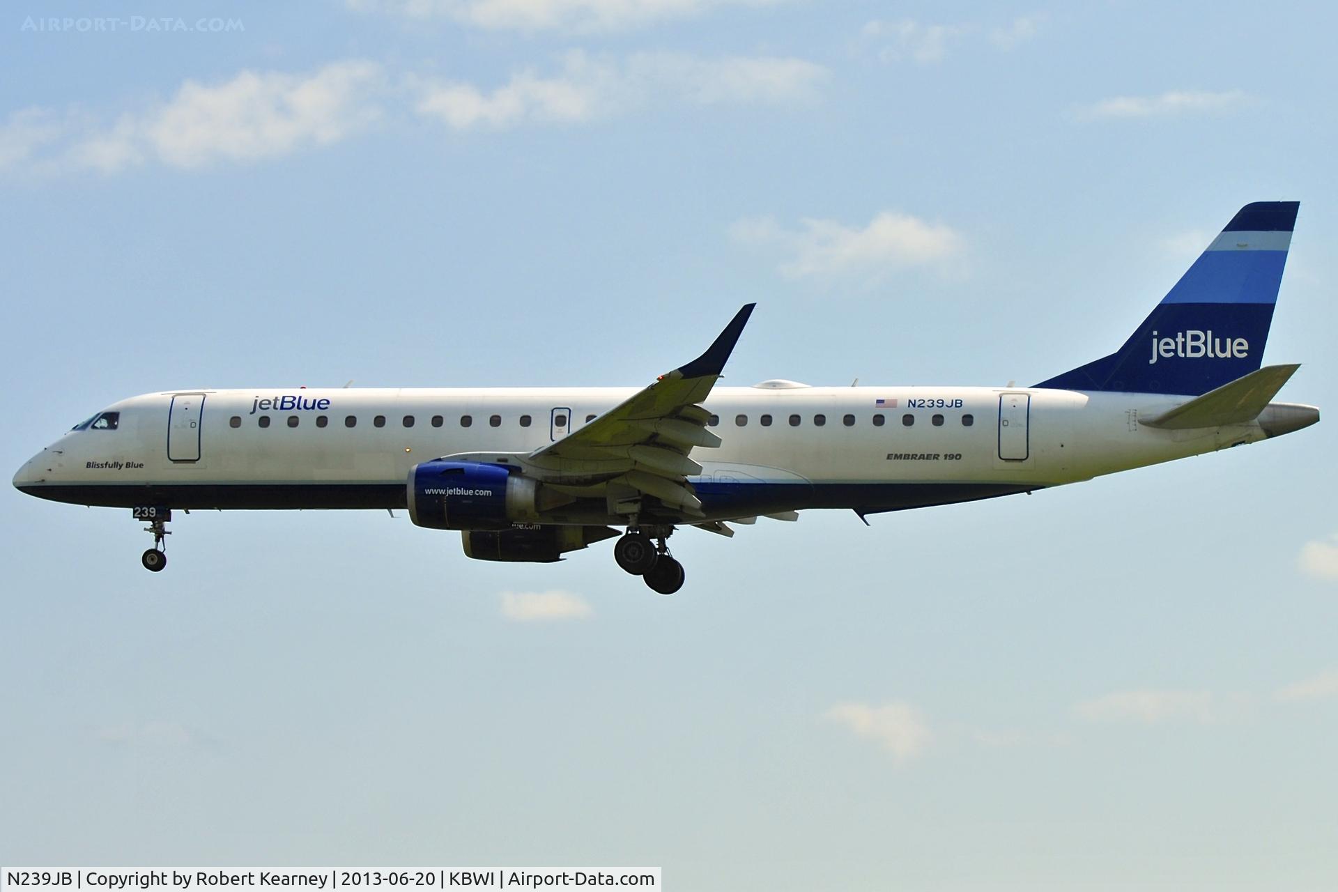 N239JB, 2006 Embraer 190AR (ERJ-190-100IGW) C/N 19000040, On short finals for r/w 33L