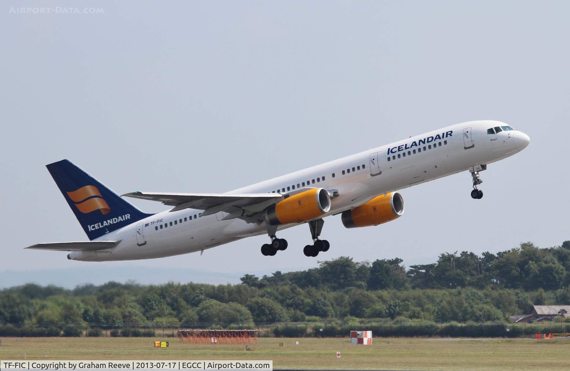 TF-FIC, 2000 Boeing 757-23N C/N 30735, Getting airbourne from Manchester.