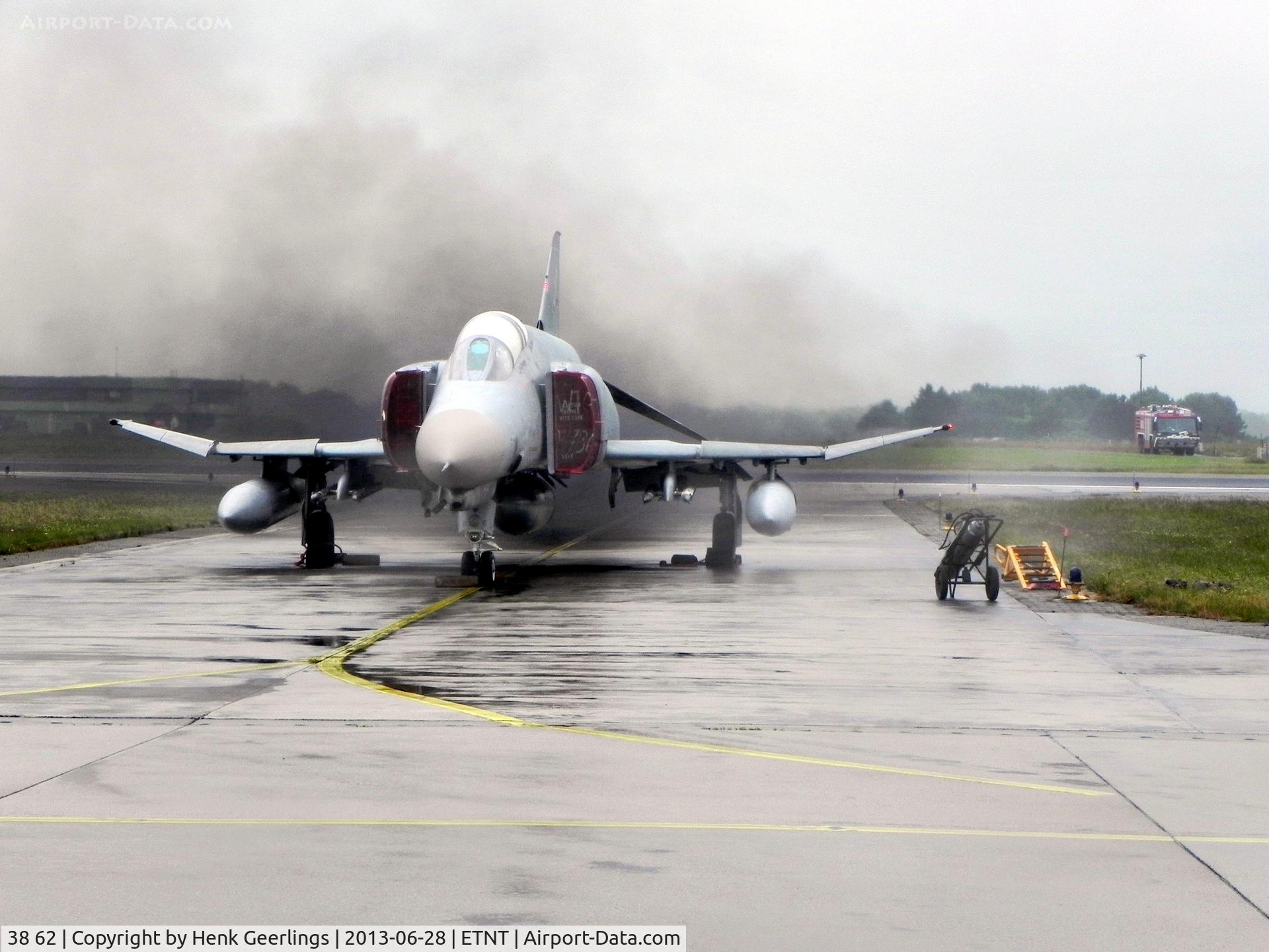 38 62, 1974 McDonnell Douglas F-4F Phantom II C/N 4779, Phantom F-4F Farewell Airshow at Wittmund AFB 
 Engine test in the rain