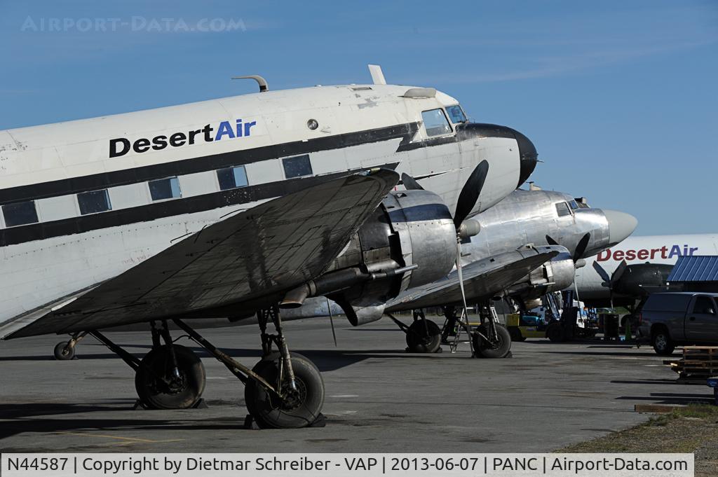 N44587, 1944 Douglas C-47A-20-DK Skytrain  (DC-3C) C/N 12857, Dessert Air DC3
