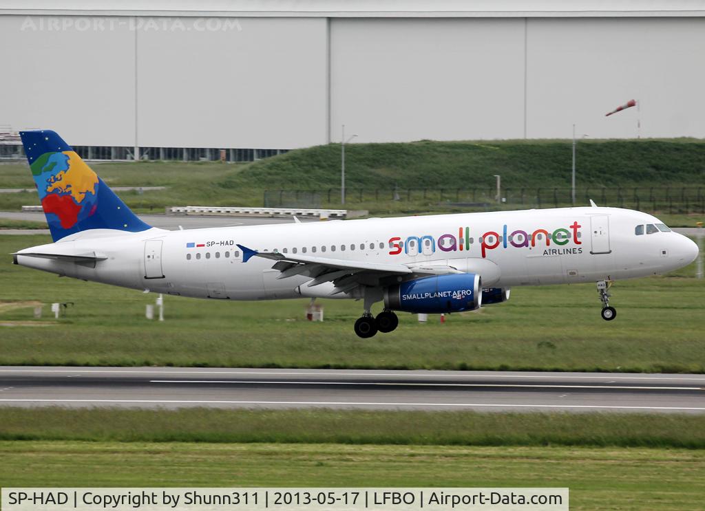 SP-HAD, 2003 Airbus A320-232 C/N 2016, Landing rwy 14R