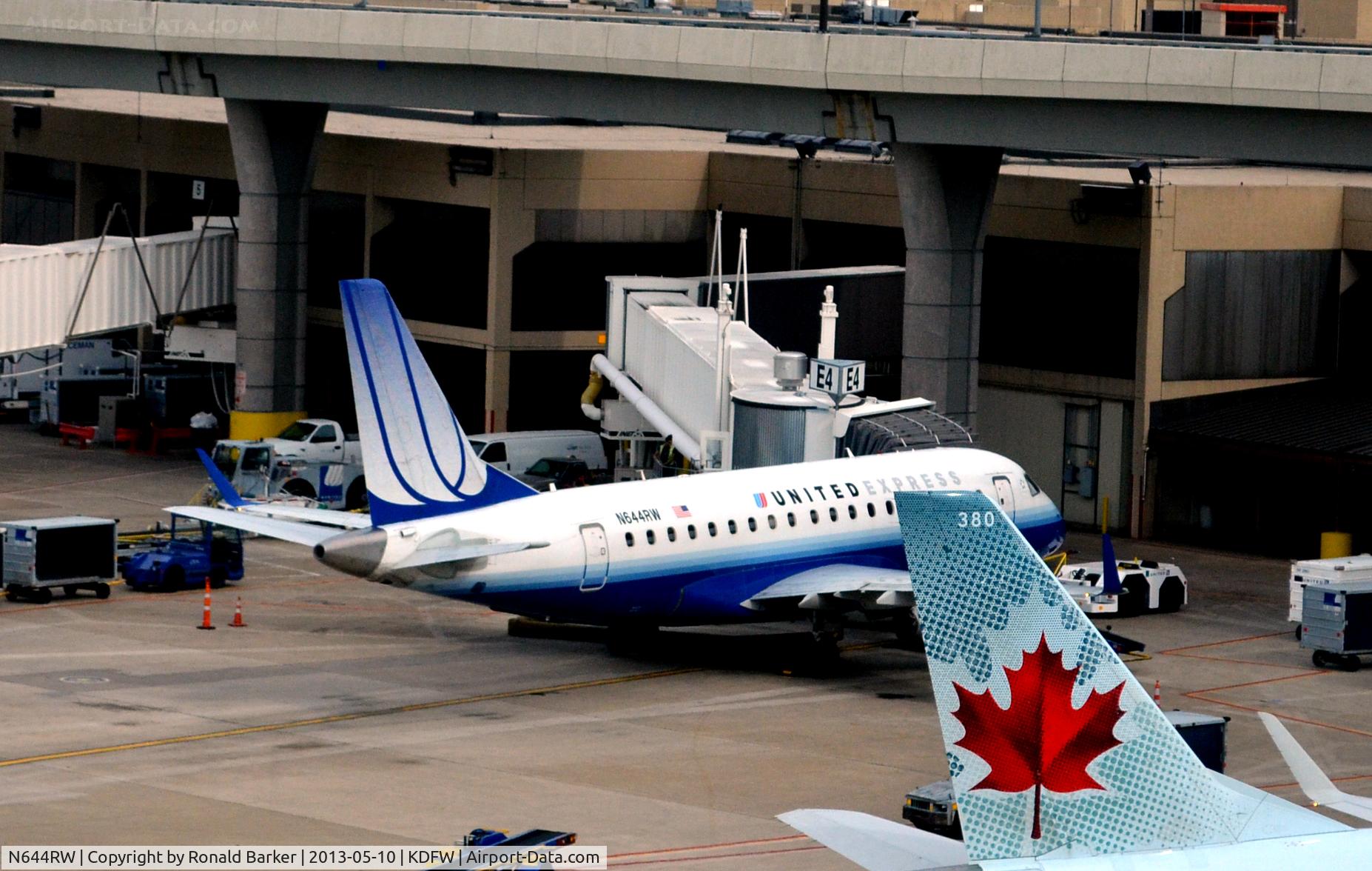 N644RW, 2004 Embraer 170SE (ERJ-170-100SE) C/N 17000061, Gate E4  DFW