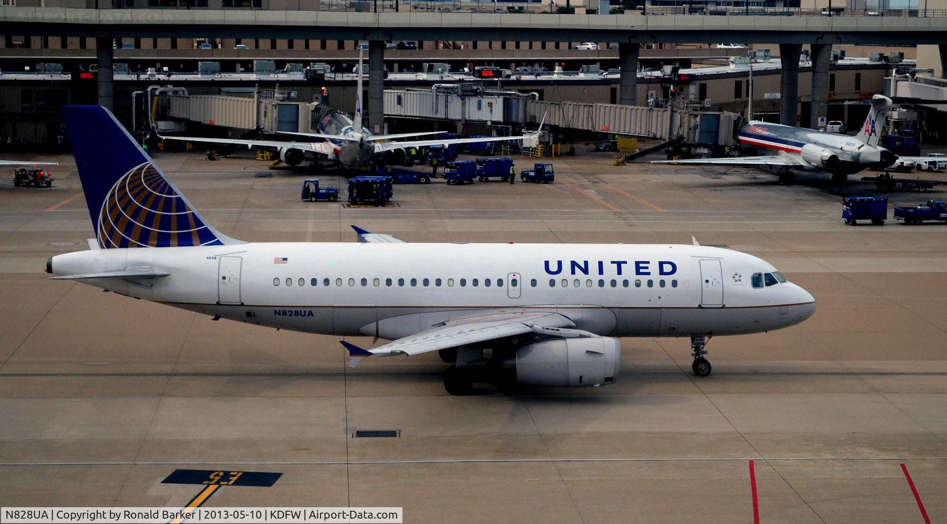 N828UA, 1999 Airbus A319-131 C/N 1031, Taxi DFW