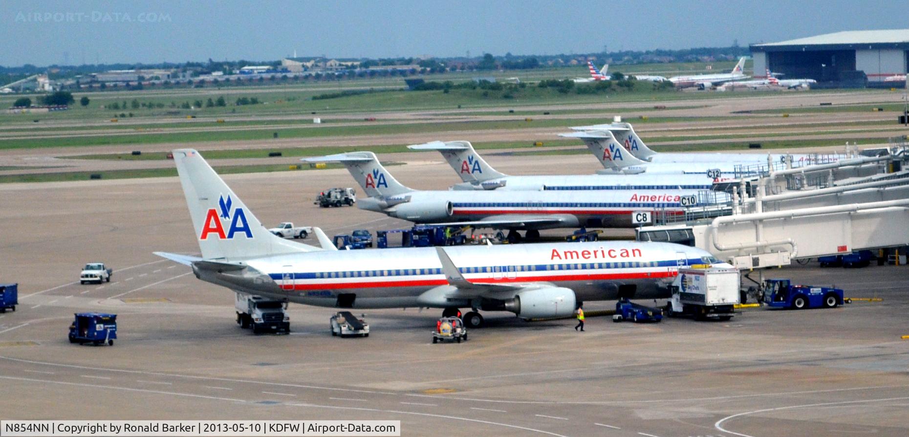 N854NN, 2010 Boeing 737-823 C/N 33214, Gate C8  DFW