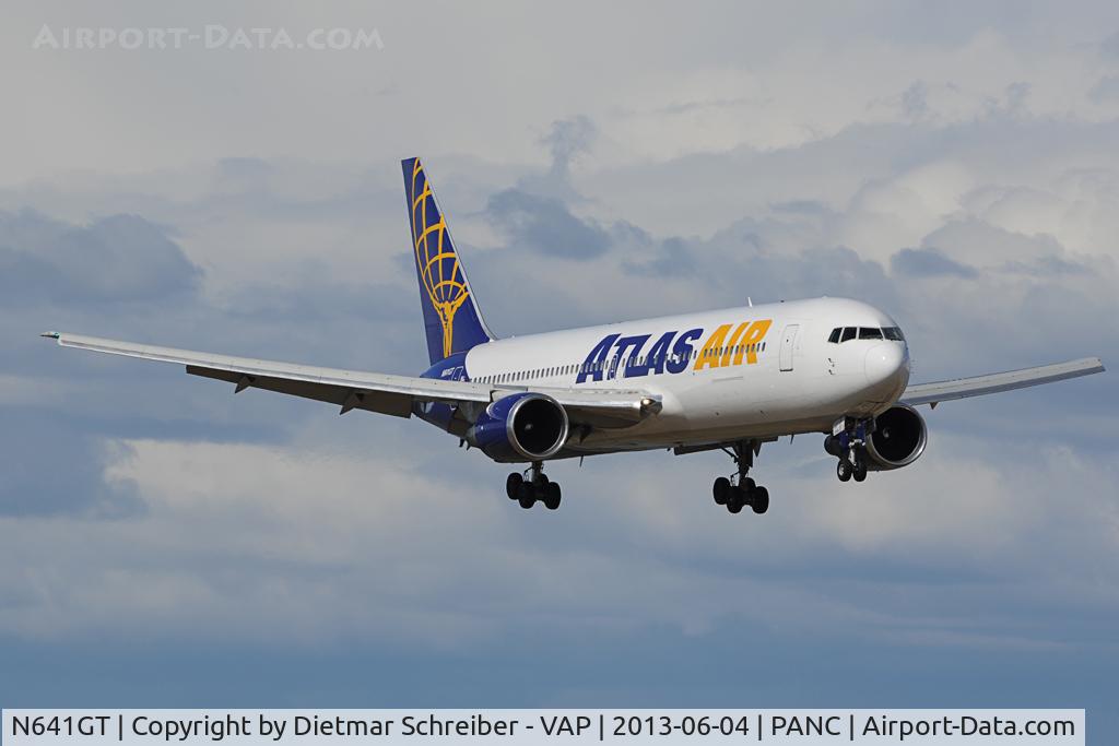 N641GT, Boeing 767-38E C/N 25132, Atlas Air Boeing 767-300