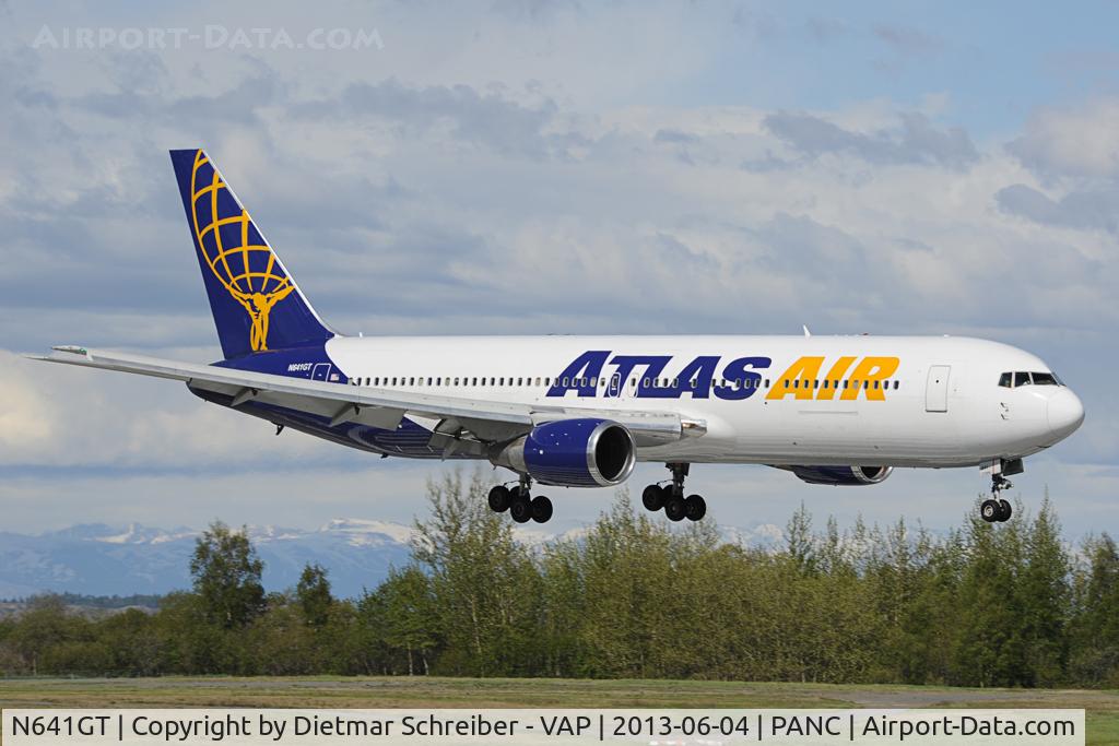 N641GT, Boeing 767-38E C/N 25132, Atlas Air Boeing 767-300