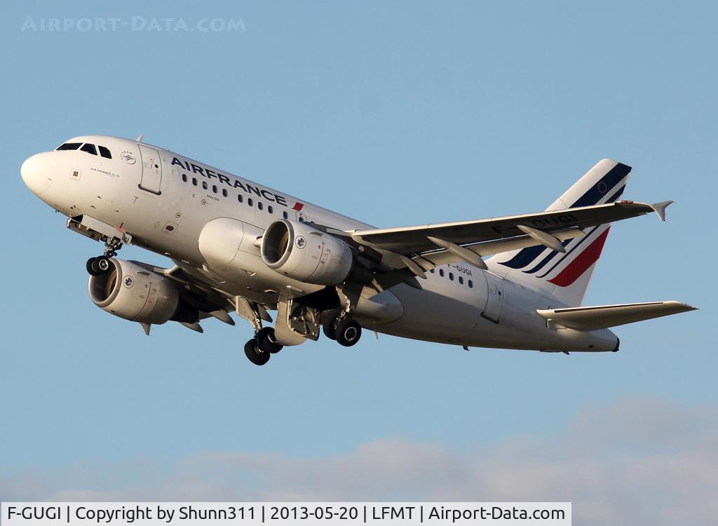 F-GUGI, 2004 Airbus A318-111 C/N 2350, Climbing after take off... Aircraft in new modified Air France c/s now...