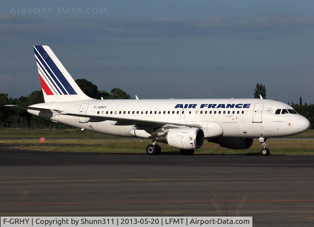 F-GRHY, 2001 Airbus A319-111 C/N 1616, Taxiing to the Terminal after landing...