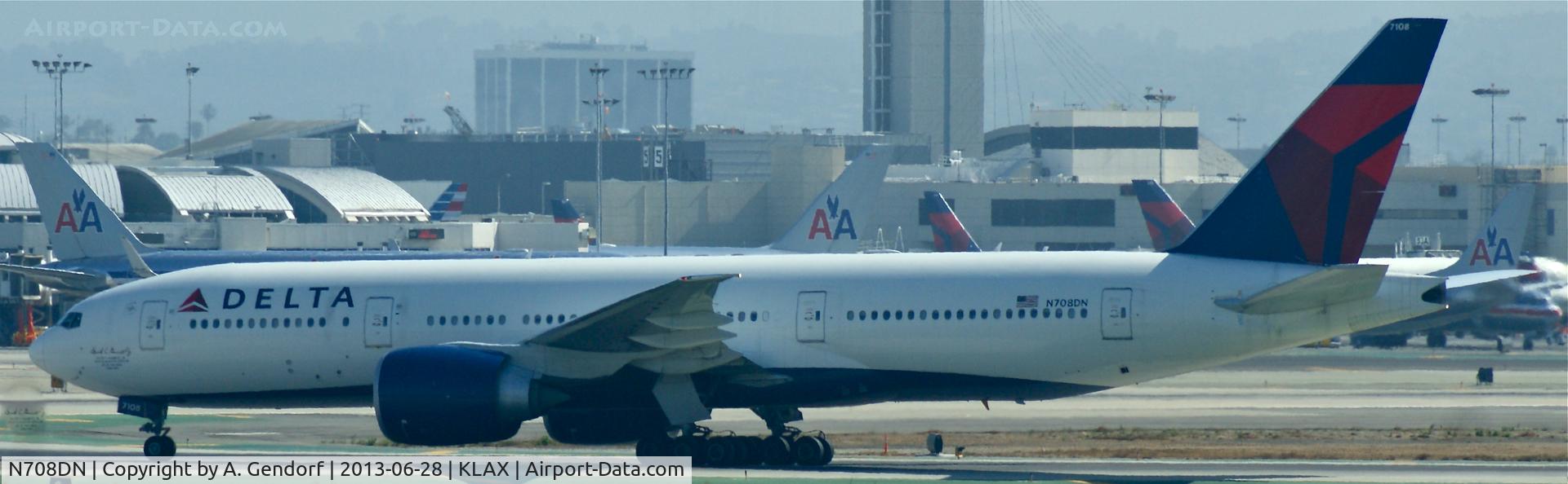 N708DN, 2009 Boeing 777-232/LR C/N 39254, Delta, seen here after landing at Los Angeles Int´l(KLAX)