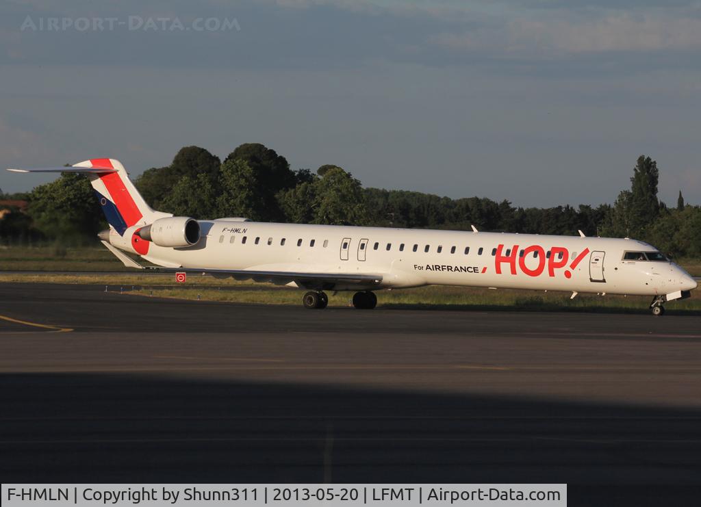 F-HMLN, 2012 Bombardier CRJ-1000EL NG (CL-600-2E25) C/N 19024, Taxiing to the Terminal after landing...