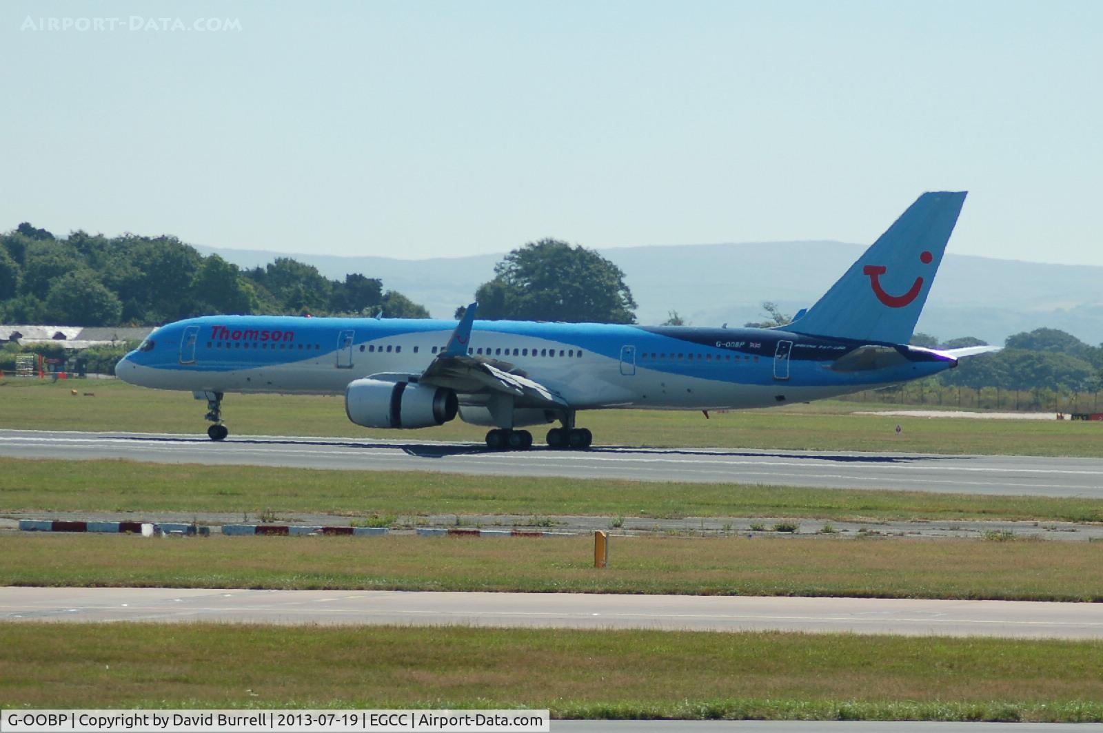 G-OOBP, 2000 Boeing 757-2G5 C/N 30394, Thomson Boeing 757 landing at Manchester Airport.