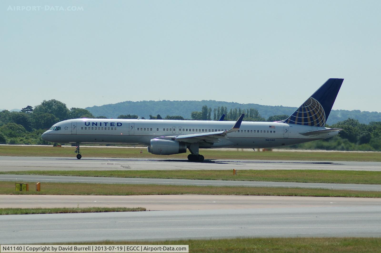 N41140, 2000 Boeing 757-224 C/N 30353, United Boeing 757 Taking off Manchester Airport.