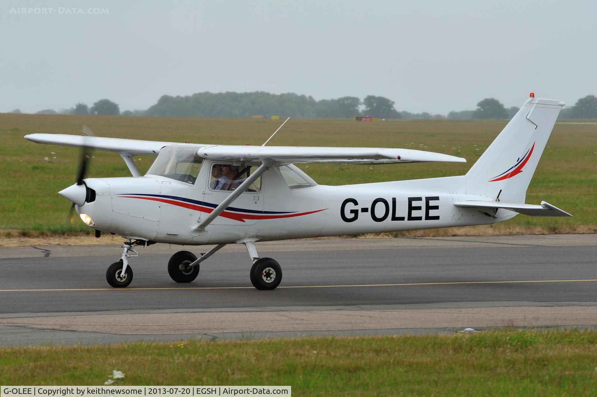 G-OLEE, 1980 Reims F152 C/N 1797, Looking very clean !