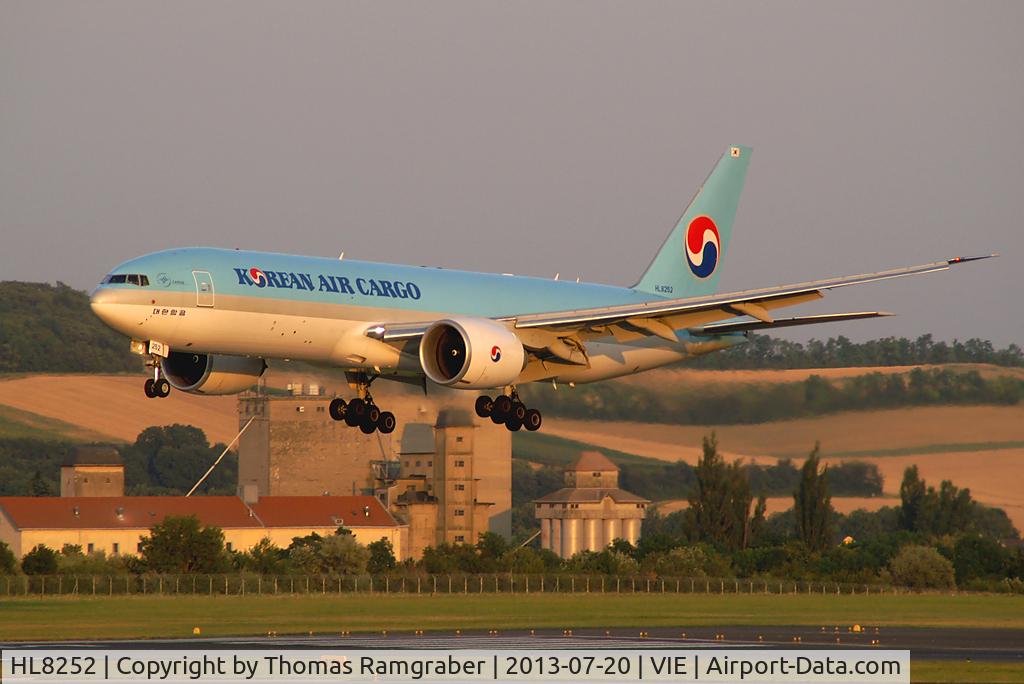 HL8252, 2012 Boeing 777-FB5 C/N 37638, Korean Air Cargo Boeing 777-200F