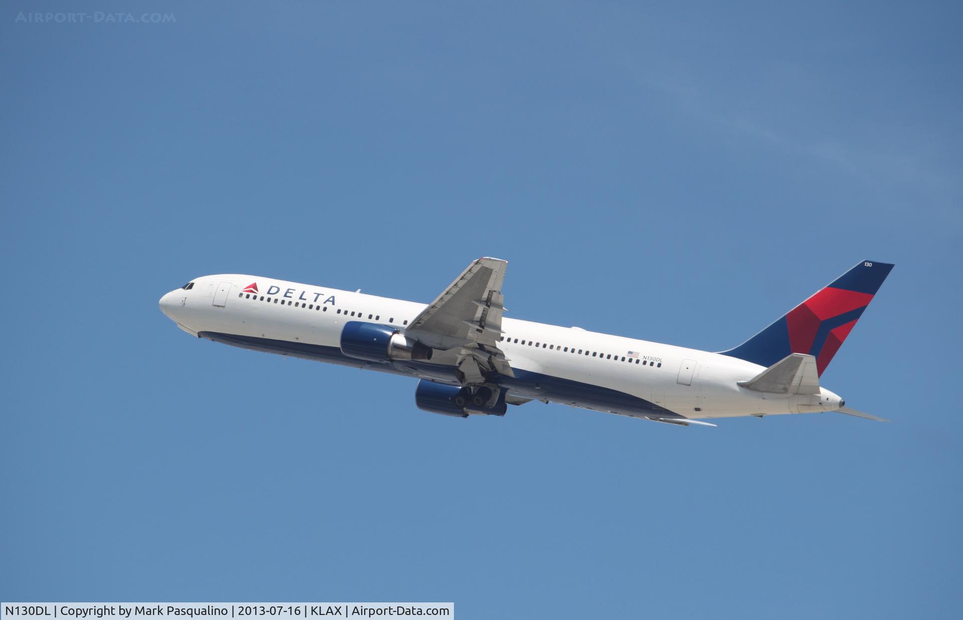 N130DL, 1988 Boeing 767-332 C/N 24080, Boeing 767-300