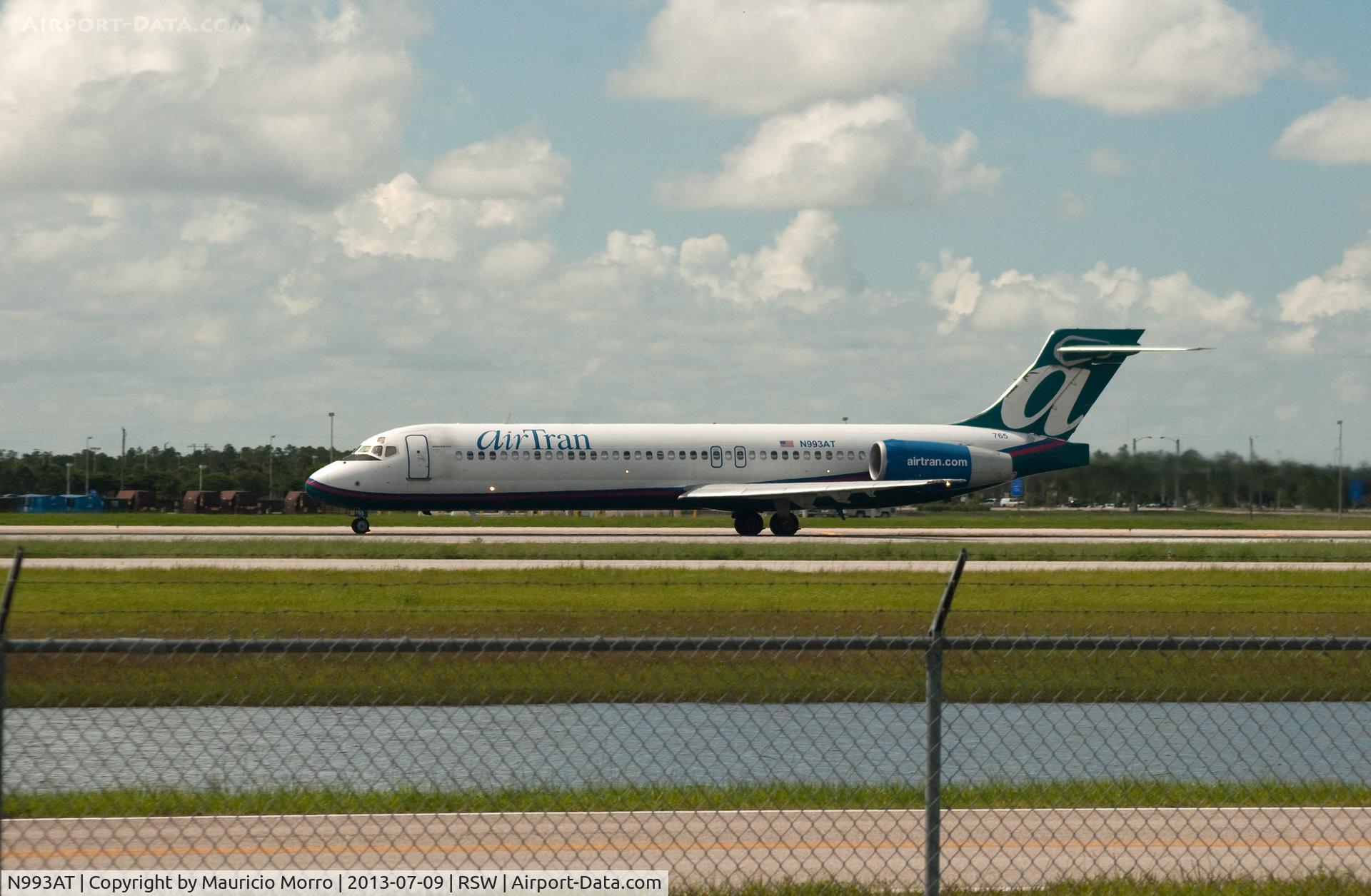 N993AT, 2002 Boeing 717-200 C/N 55137, Taking Off RWY 6