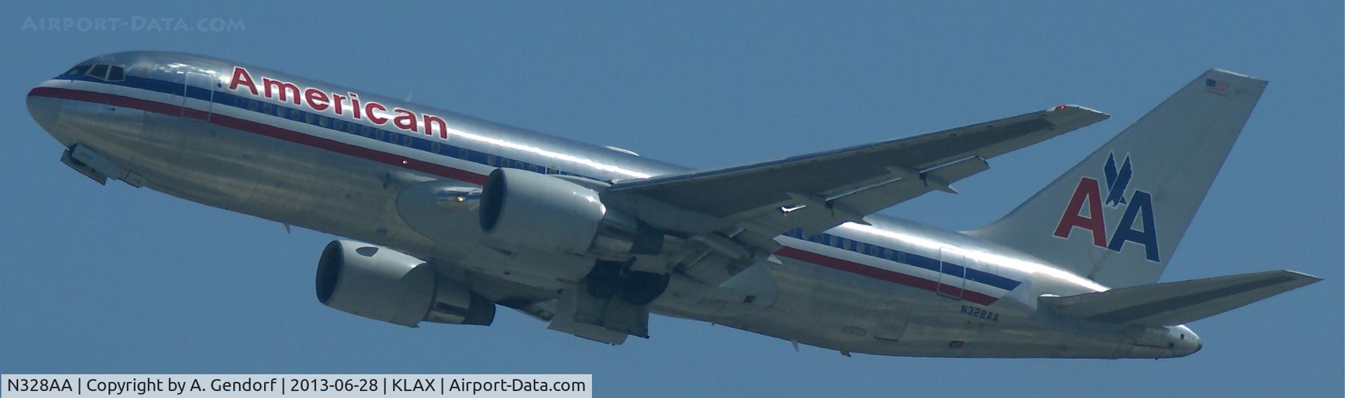 N328AA, 1986 Boeing 767-223 C/N 22328, American Airlines, an B762 is getting airborne at Los Angeles Int´l(KLAX)