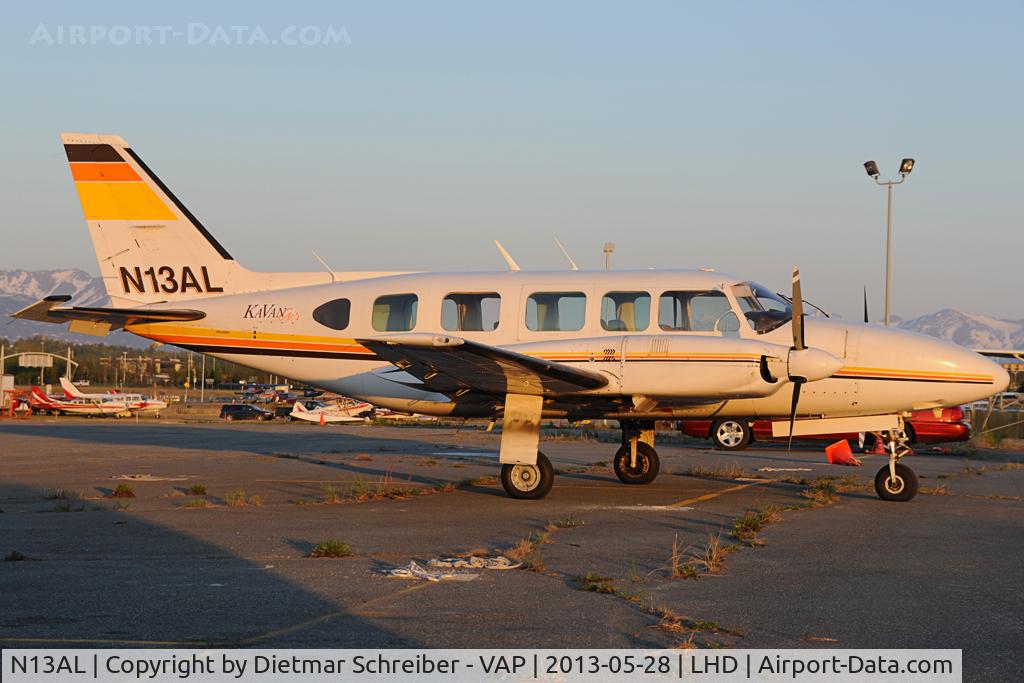 N13AL, 1976 Piper PA-31-350 Chieftain C/N 31-7752009, Kavan Air Piper 31 Navajo