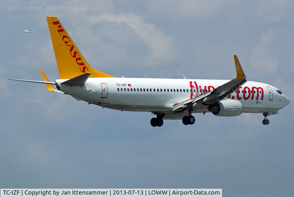 TC-IZF, 2001 Boeing 737-86J C/N 30880, tc-izf
