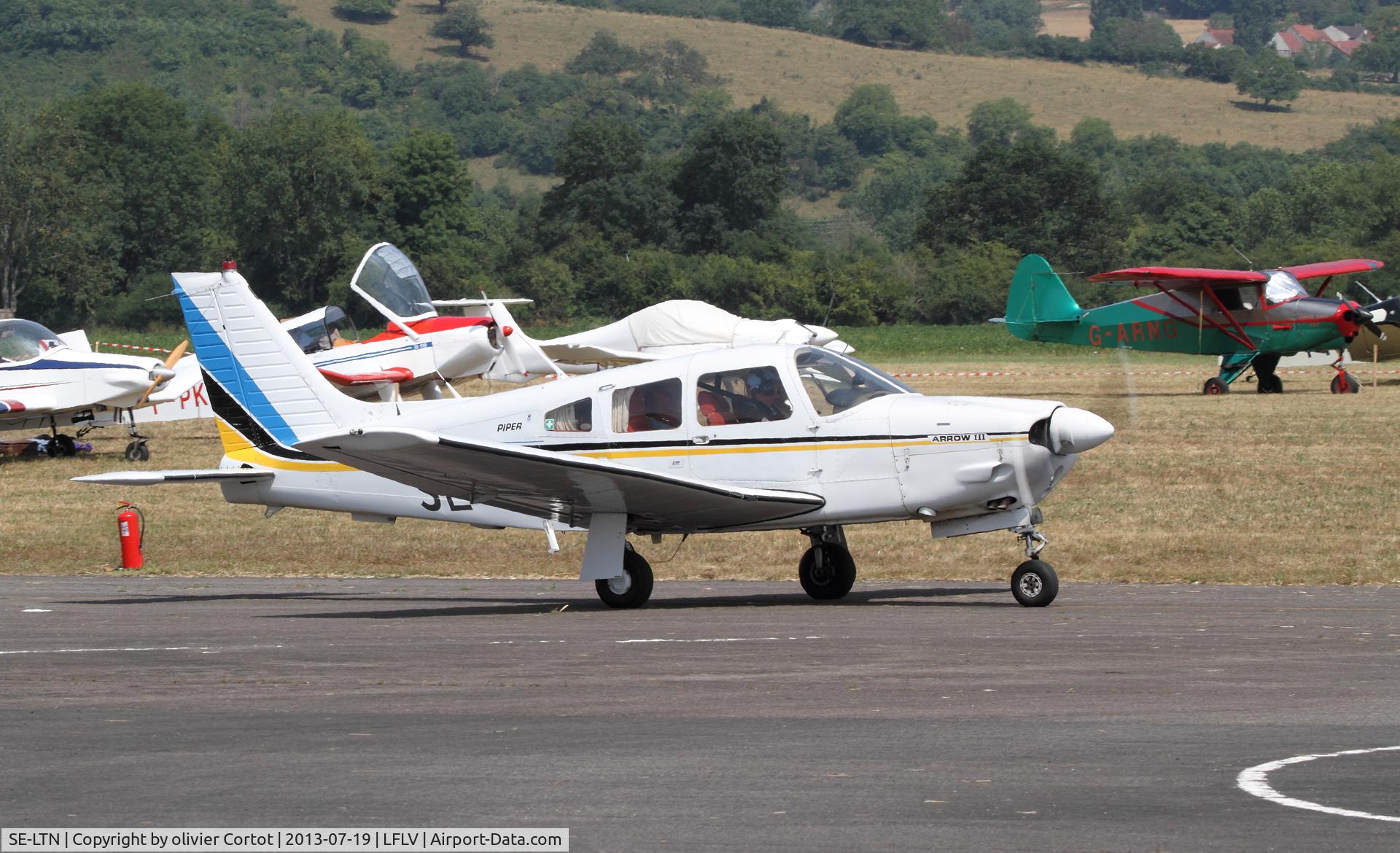 SE-LTN, Piper PA-28R-201 Cherokee Arrow III C/N 28R-7837229, Vichy RSA meeting