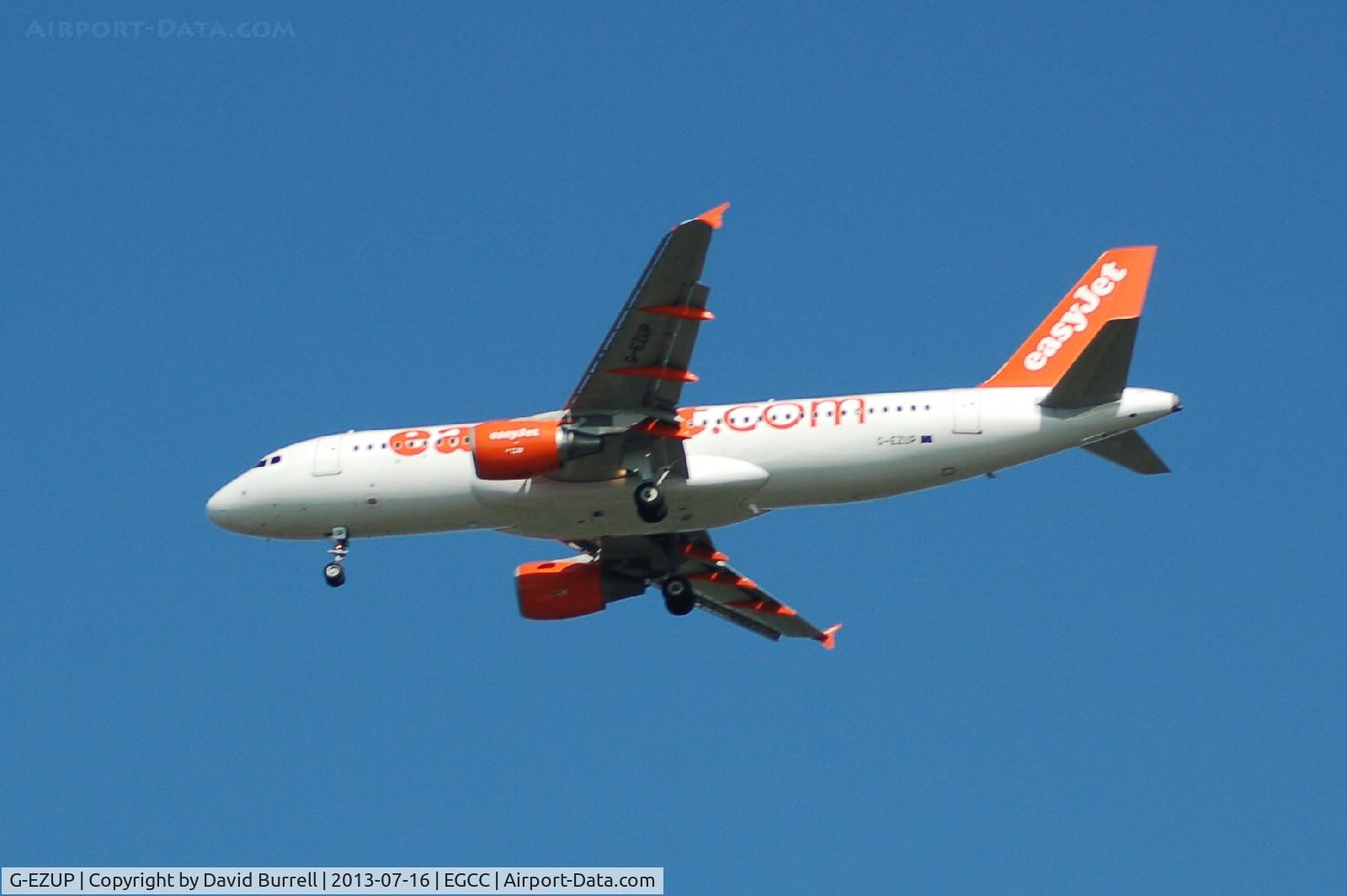 G-EZUP, 2012 Airbus A320-214 C/N 5056, Easyjet Airbus A320 G-EZUP On approach to Manchester Airport.