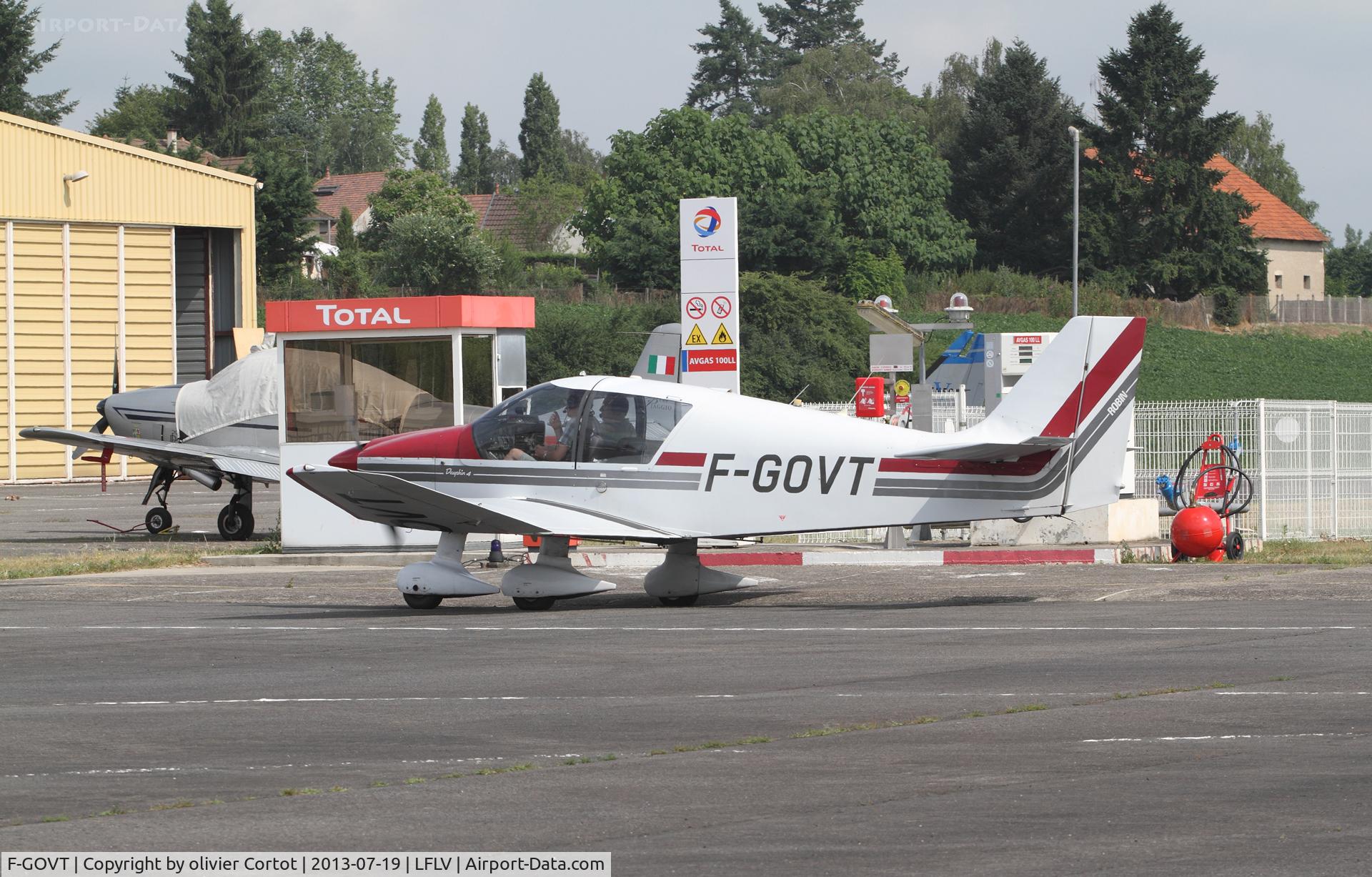 F-GOVT, Robin DR-400-140B Major C/N 2325, Vichy RSA