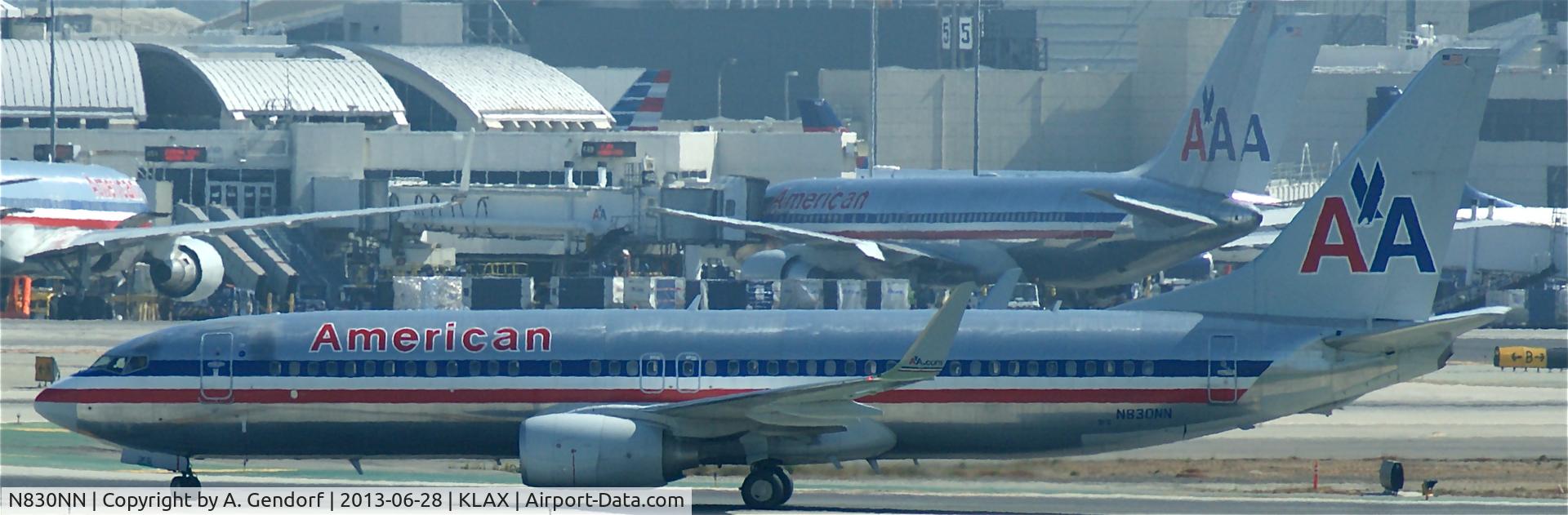 N830NN, 2010 Boeing 737-823 C/N 31091, American Airlines, shortly after arriving at Los Angeles Int´l(KLAX), from Dallas/Ft. Worth(KDFW)
