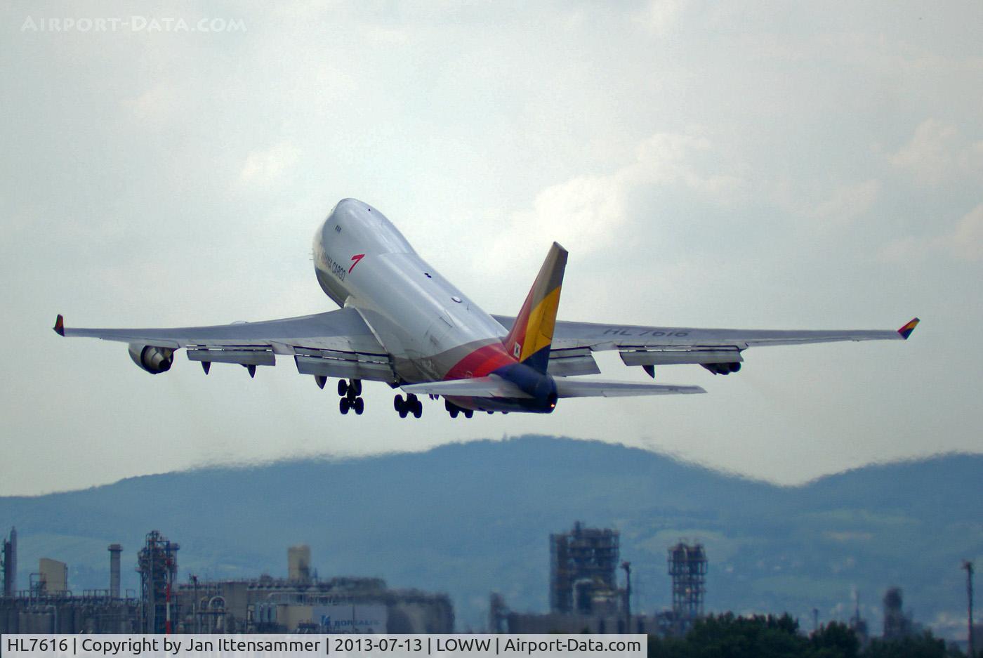 HL7616, 2004 Boeing 747-446F (SCD) C/N 33748, hl7616