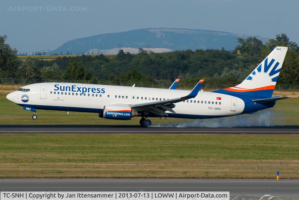TC-SNH, 2005 Boeing 737-8FH C/N 30826, tc-snh